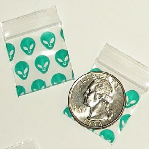200 Green Aliens baggies 1 x 1 in. mini ziplock bags 1010