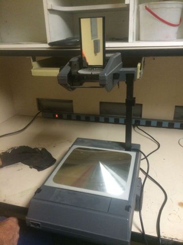 3M 2000 AG overhead projector briefcase style