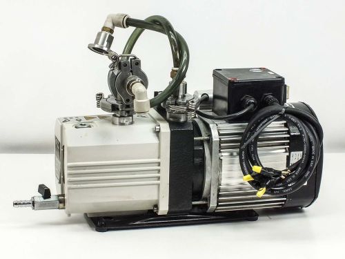 Leybold Trivac Rotary Vane Vacuum Pump T121111212 D2.5E