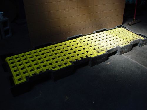Large oil containment tray drip pan w/ grate - 2.5&#039;x 9&#039; for sale