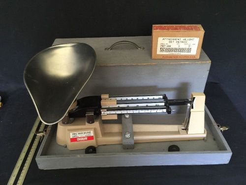 Ohaus Triple Beam Balance 700/800  2610g Scale Metric Weights S.S. Scoop Boxed