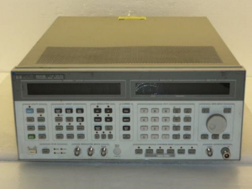 HP Agilent 8644B with Option 001 Synthesized Signal Generator