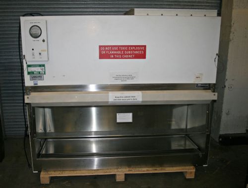 Nuaire inc nu-408-624 labgard laminar flow biosafety cabinet workstation w/stand for sale
