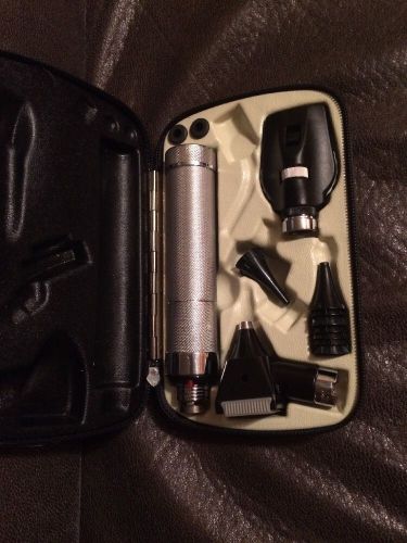 Welch Allyn Otoscope/Ophthalmoscope Diagnostic Set (#71050, #25000, #11610)