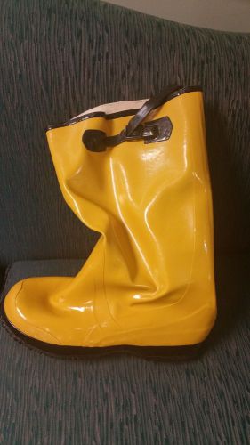 NEW PAIR Yellow Size 10 Mens Farm/Cement Rubber Work Boots with Calf Straps