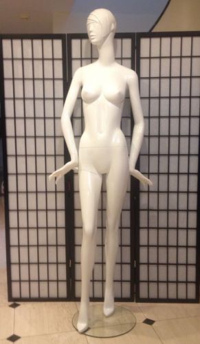 Fiberglass Female Mannequin Full Body Retail Fashion Clothes Display