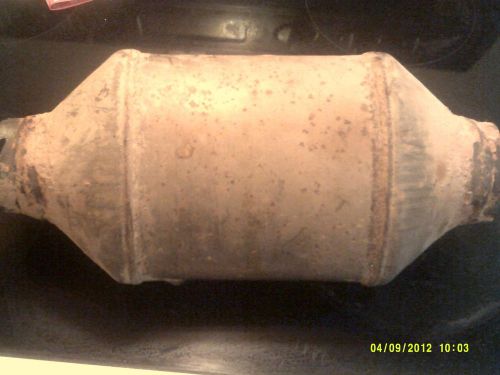 SCRAP CATALYTIC CONVERTER   FOR PLATINUM, PALLADIUM,RHODIUM RECOVERY  #1936 Z9