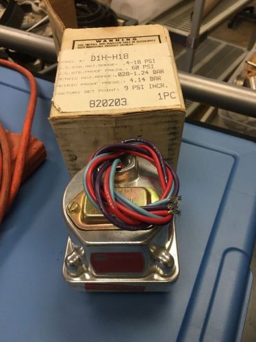 Barksdale D1H-H18 Pressure or Vacuum Actuated Switch ***NEW***