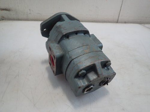 USED MTE X216078A HYDRAULIC MOTOR, 3/4&#034;npt ,BOXZM