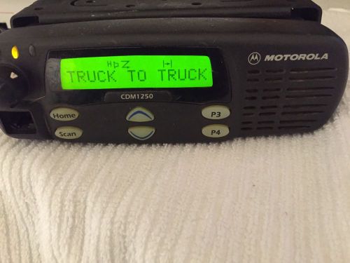 Motorola CDM 1250 UHF Band 450-512 MHz Two Way Radio