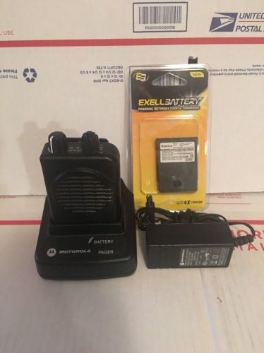 MOTOROLA VHF MINITOR V * STORED VOICE * 151-158 MHz *  BATTERY AND CHARGER