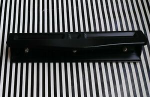 Heavy-Duty 3-Hole Punch with Measures, Black, Excellent office tool VTG
