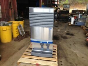 Follett 110CT400W Symphony 110 Series  Ice and Water Dispenser