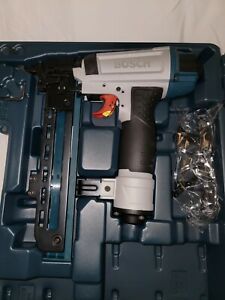 BOSCH STN150-18 &#039;Airhammer&#039; 18-gauge, 1/2&#034;-1-1/2&#034; Length Stapler with Case - New