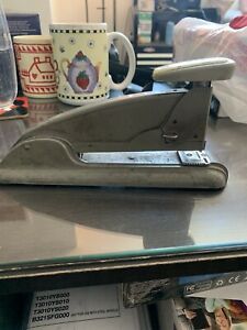 Swingline VTG Stapler Number 4 Steel Construction Desk Top Made USA