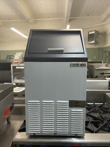 Maxx Ice 75 lb Self Contained Ice Maker MIM75 Scratch and dent