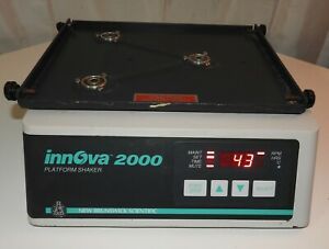 INNOVA 2000 SHAKER ORITAL BENCHTOP PLATFORM OPEN AIR NEW BRUNSWICK SCIENTIFIC