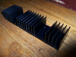 large long black flat-bottom aluminum heatsink 8.5&#034; x 2.25&#034; x 1.5&#034; (22 x 4 x 6cm
