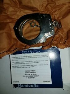 Smith &amp; Wesson Model 1-1 Universal Handcuffs 350132
