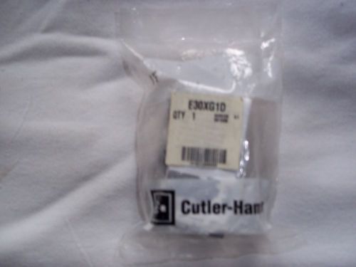 1 NIP CUTLER HAMMER E30XG1D 3 POSITION SWITCH WITH 2 1 POLE CONTACTS E22B2