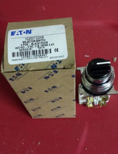 New in box genuine cutler-hammer 10250t22kb selector switch,3 pos,lever,30mm nib for sale