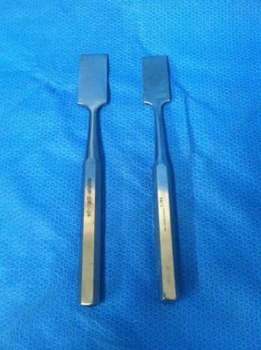 Lot of two Osteotomes DePuy 2382-24, Zimmer 2880