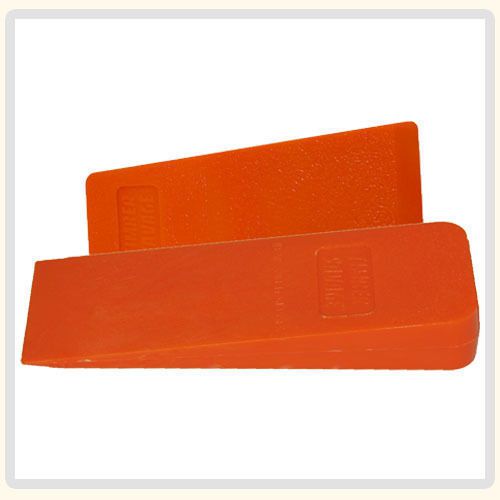Chain saw felling wedge,8&#034; plastic wedge, great way to free your stuck saw,(1) for sale