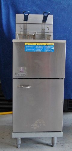 Pitco - 35c s - frialator 40 lb commercial gas fryer - used, clean for sale