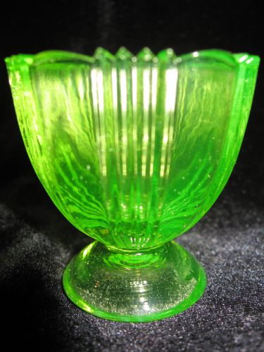 Green Vaseline glass raised salt dip cellar celt rays pattern uranium yellow art