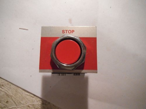 RED PRESS BUTTON SWITCH WITH 1 CONTACT BLOCK AND &#034;STOP&#034; LEGEND PLATE