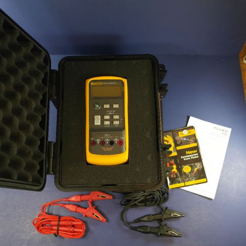 Fluke 712 rtd calibrator, new condition! includes deluxe case and accessories for sale
