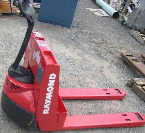 Raymond pallet jack battery powered. 4500 lbs low usage! for sale