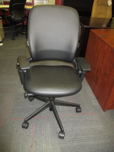 Steelcase Leap Chair V2 Black Vinyl