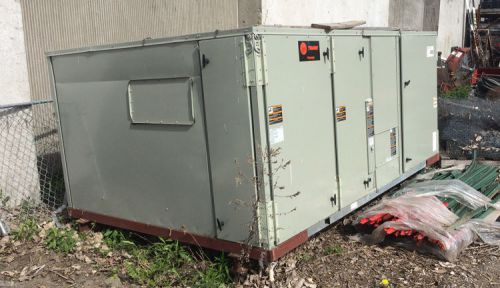TRANE COMMERCIAL ELECTRIC ROOFTOP AIR CONDITIONER