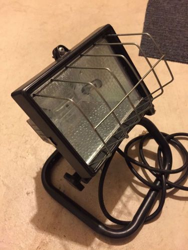 REGENT CONSTRUCTION OUTDOOR HALOGEN WORK LIGHT  MODEL PQ33