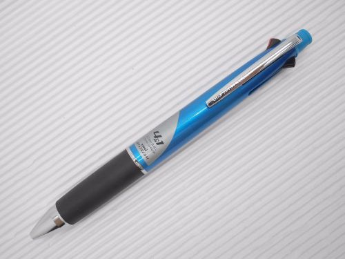 Light Blue UNI-BALL Multi-Function 4+1 0.7mm ball point pen&amp;0.5mm pencil(Japan)