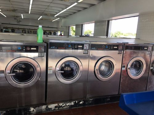 COIN LAUNDRY EQUIPMENT - HUEBSCH 40 LB FRONT LOAD WASHER