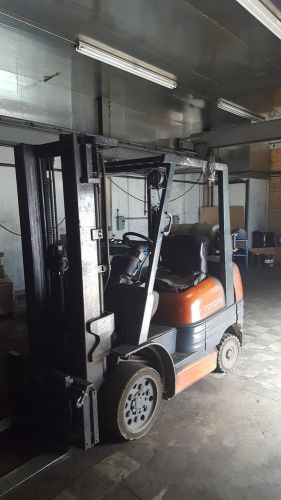 4400 lb capacity toyota fork lift forklift truck #42-6fgcu25 with side shift for sale