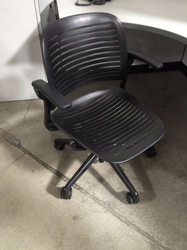 Steelcase cachet 5 star chair for sale