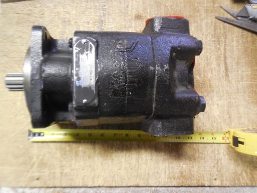 NEW PARKER COMMERCIAL HYDRAULIC PUMP # 323-9210-054