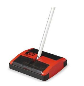3M 4500 Floor Sweeper, Small 10 in x 8.5 in x 3 in - Red