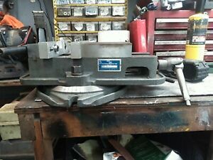 Kurt 6&#034; Anglock Milling Vise with Swivel Base, D60