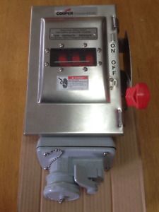 30 Amp Crouse-Hinds WSRDW33542 SM S901 Receptacle Enclosure W/Viewing Window