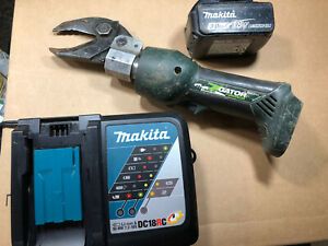 Greenlee Gator Cable Cutter Crumpet ES32L +battery and charger Makita Used