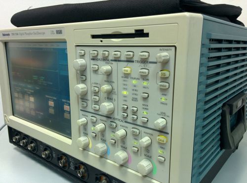 TDS7104 Digital Phosphor Oscilloscope with STD option