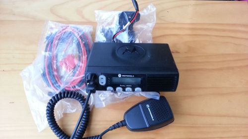 Motorola  cm300 vhf 25 watts 146-174 mhz 32 ch  mobile radio aam50knf9aa1an for sale