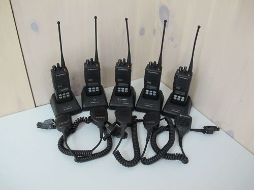 *5* Motorola MTS2000 800Mhz (H01UCF6PW1BN) Radios w/Charger and Mics**XLNT**