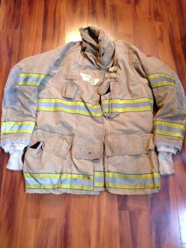 Firefighter Turnout / Bunker Gear Coat Globe G-Extreme Size 44-C x 35-L 05 Used