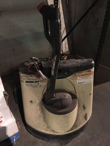 Crown electric pallet jack 4500 lbs lift capacity for sale