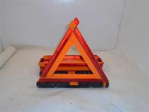 VARIETY BRANDS OF SAFETY WARNING TRIANGLES  TRIANGLE CARRIERS INCLUDED LOT OF 6